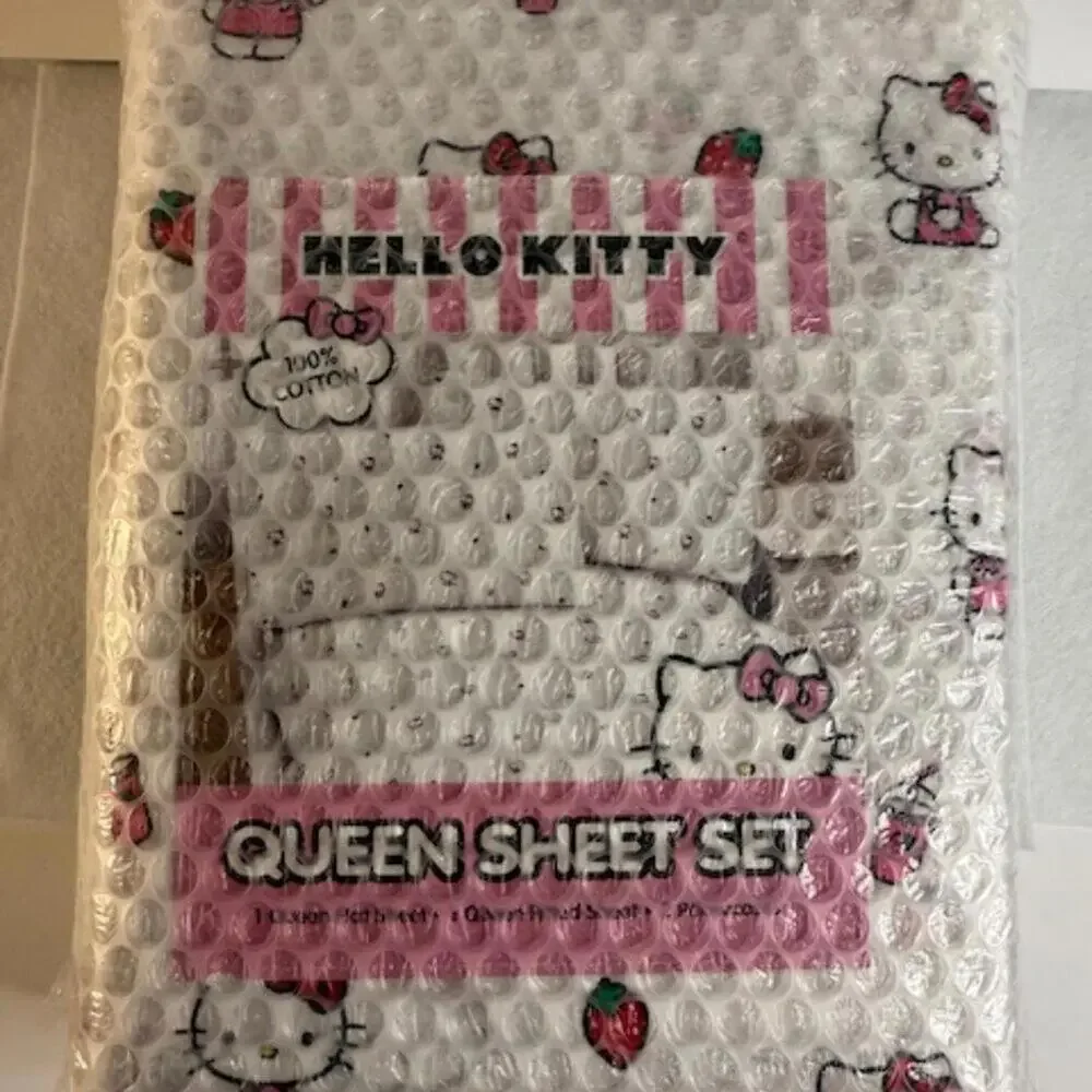 Hello Kitty Queen Sheet Set 4-Piece 100% Cotton Pink White Sanrio NWT Rare - Picture 3 of 5